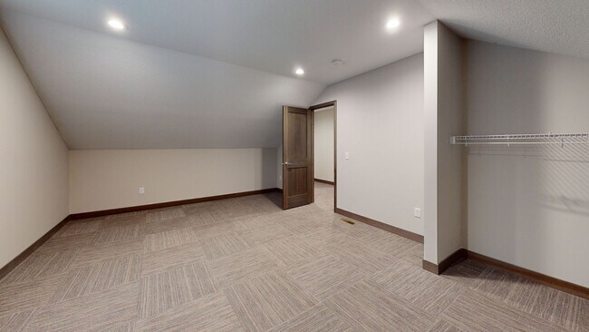 Building Photo - 882 20th Ave SE