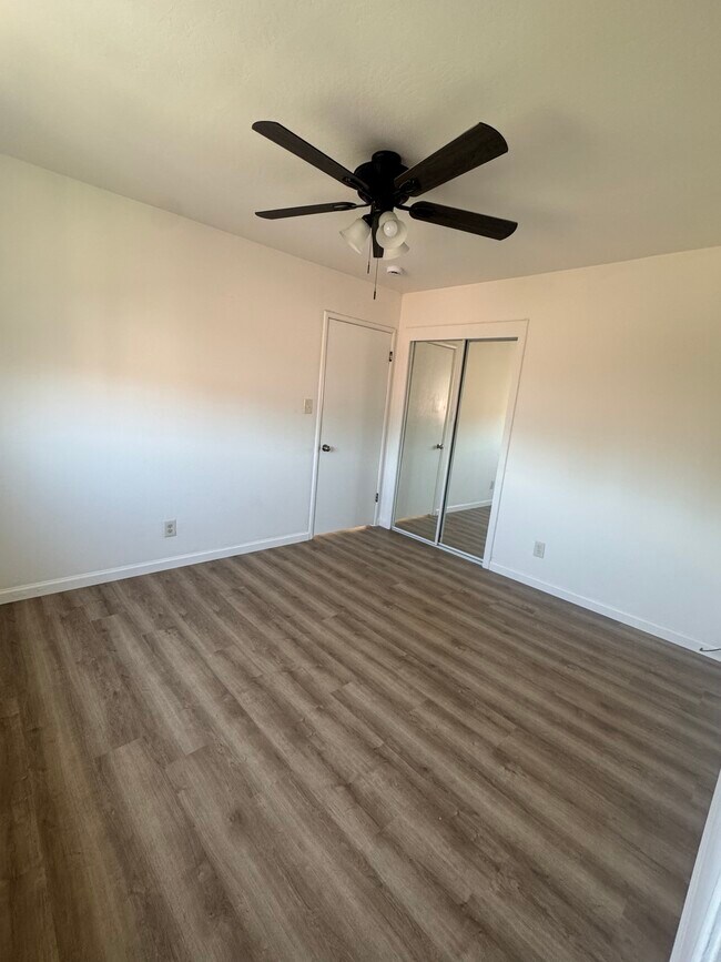 Building Photo - 205 Smalley Ave