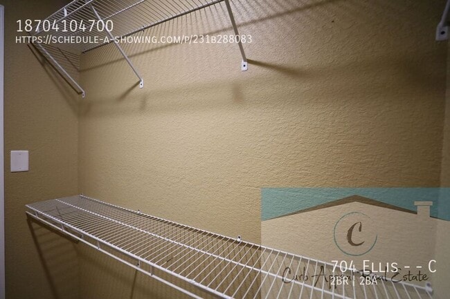 Building Photo - 704 Ellis Ave