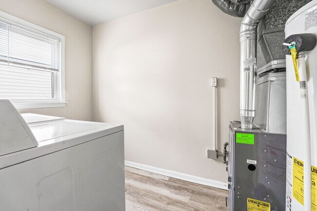 Building Photo - 7227 Orchard Ave