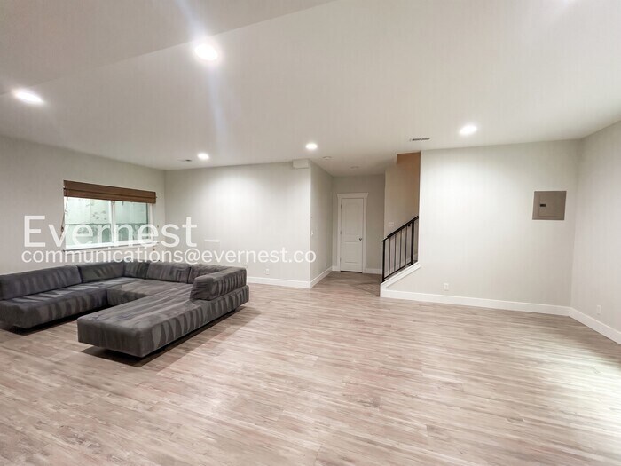 Building Photo - 841 Uinta Way