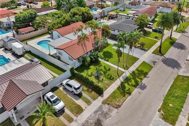 Building Photo - 5750 NW 111th St