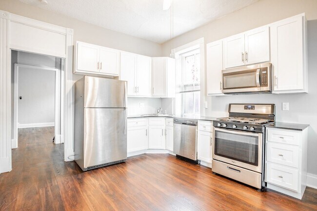 Building Photo - Henrietta Pl