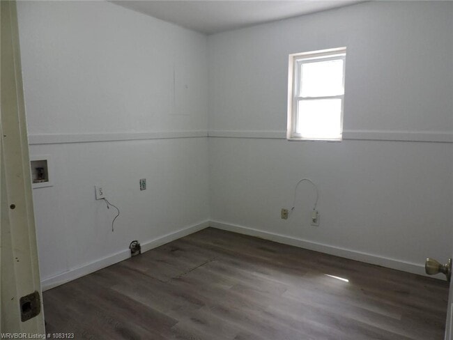 Building Photo - 815 W Baltimore St