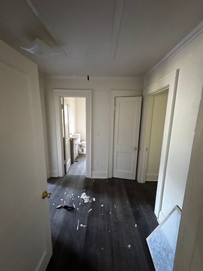 Building Photo - Single Family 2 Bed / 1 Bath (Deep Cleaning July 10, 2026)