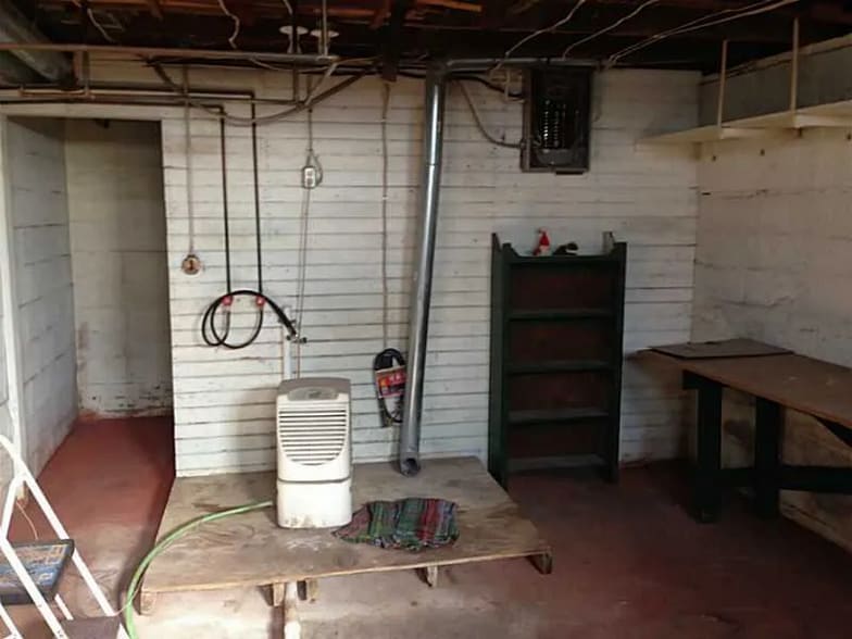 Building Photo - 200 N Sycamore Ave