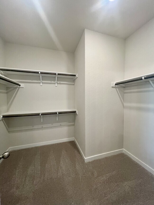 Building Photo - 14438 Inspiration Pt