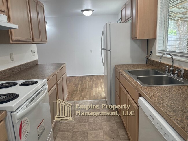 Building Photo - 4830 Center Way