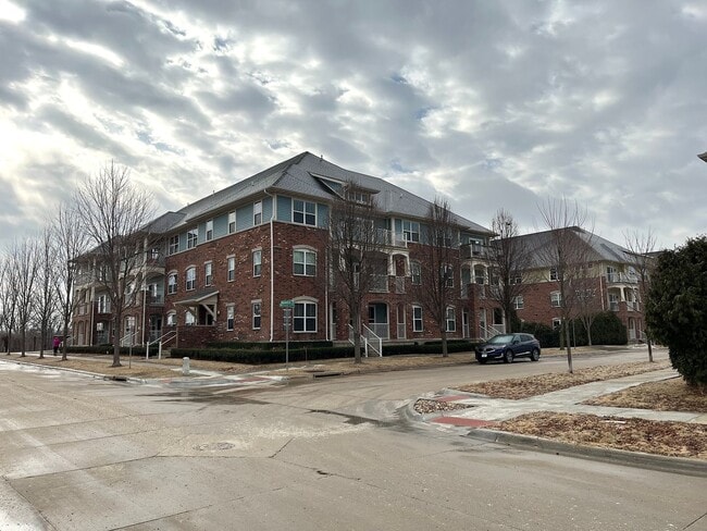 Building Photo - LUXURY 3br/2ba ON THE PENINSULA!! AVAILABLE JUNE 1st!