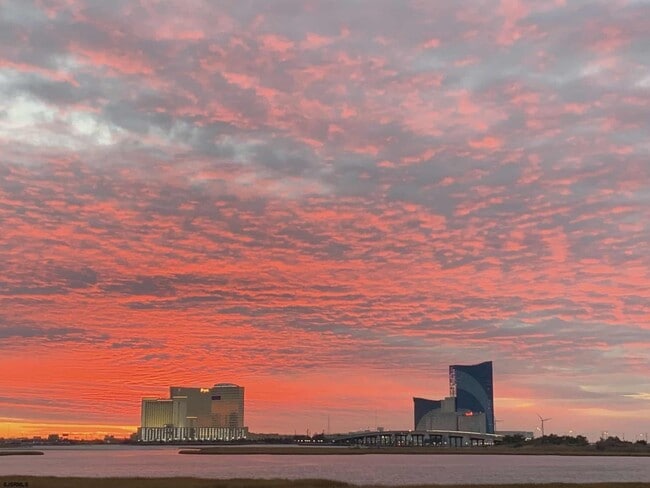 Building Photo - 12 Gull Cove