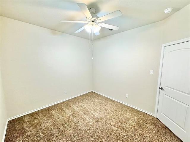 Building Photo - 3020 Tamarack Ln