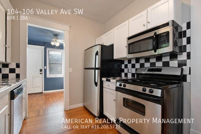 Building Photo - 104-106 Valley Ave SW-