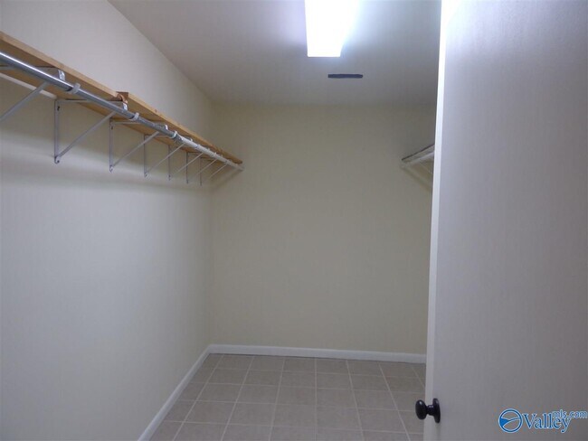 Building Photo - 14004 Hermosa Dr SW