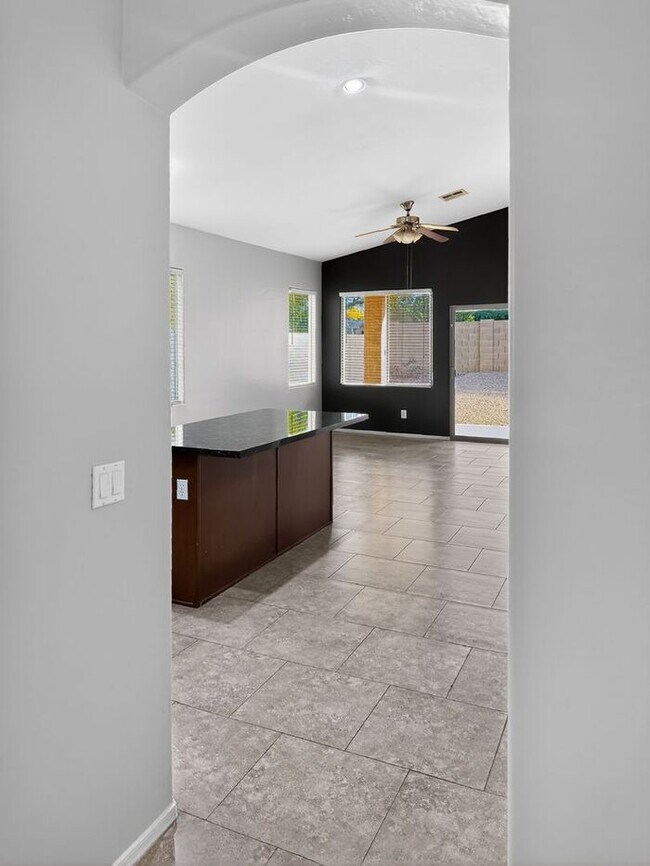 Building Photo - Single level, 4 bed 2 bath in Gilbert