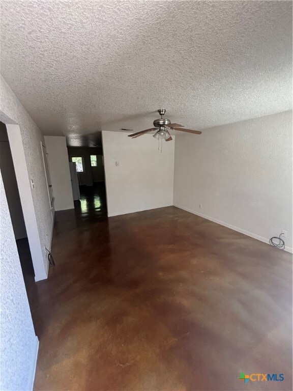 Building Photo - 105 Kings Ct