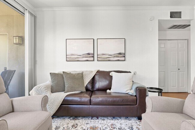 Building Photo - Remodeled one bed one bath Kierland Condo