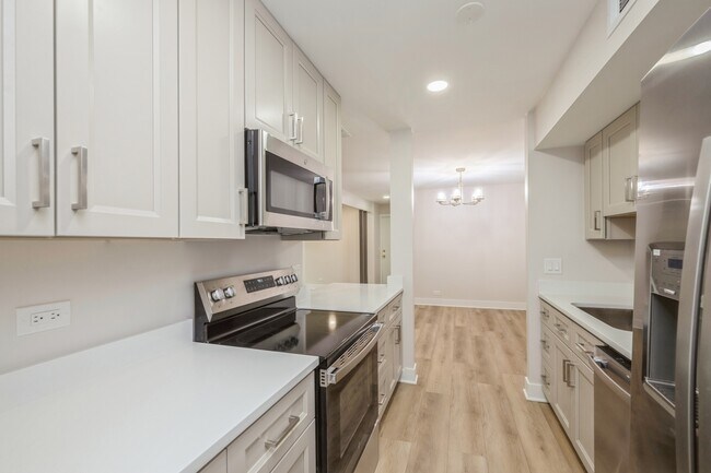 Building Photo - 563 Shorely Dr