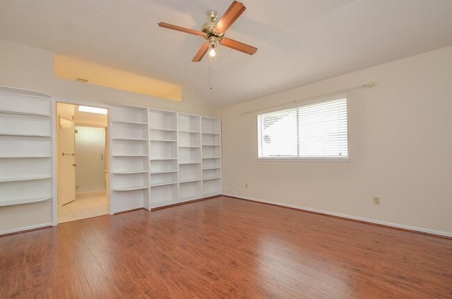 Building Photo - 1035 Western Meadows Dr