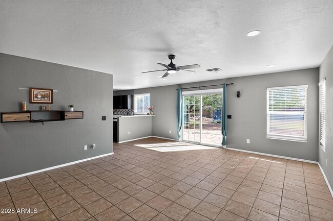 Building Photo - 12709 N El Frio St