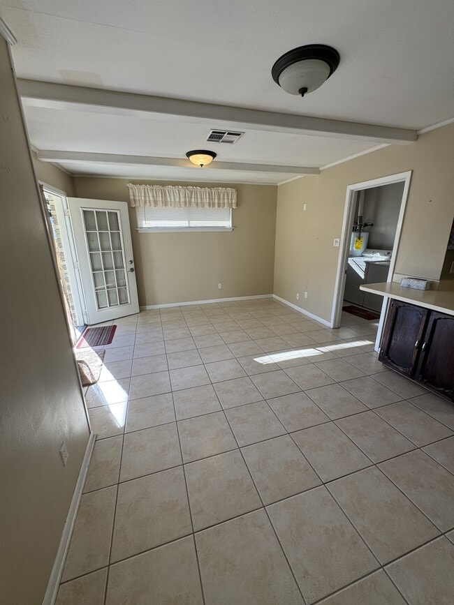 Building Photo - 1801 Carnation Ave