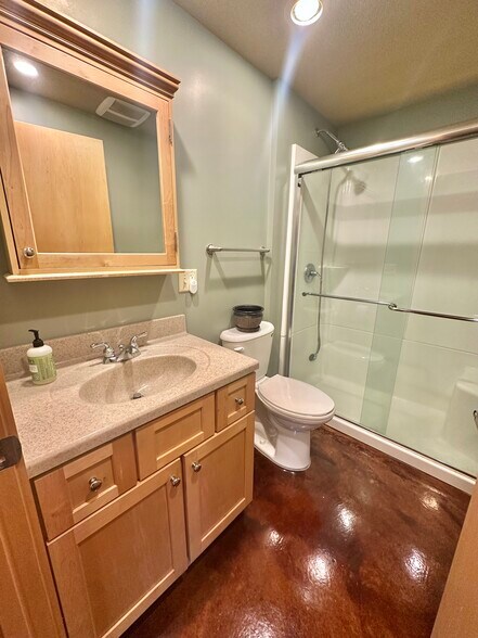 Building Photo - 1165 Vail Way N