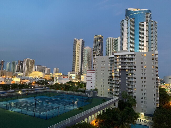 Building Photo - 850 N Miami Ave