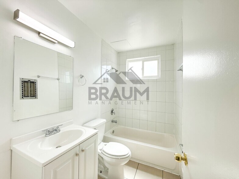 Building Photo - 19401 Haynes St