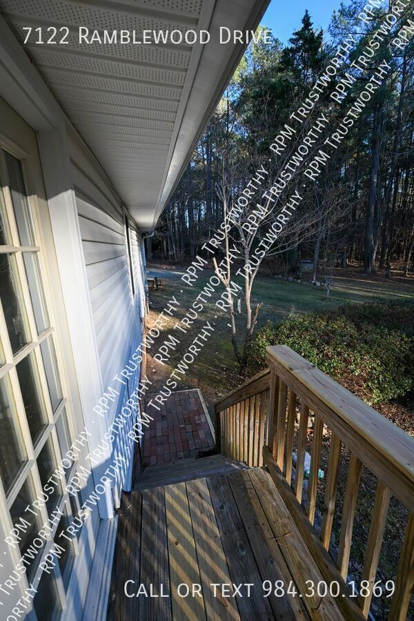 Building Photo - 7122 Ramblewood Dr