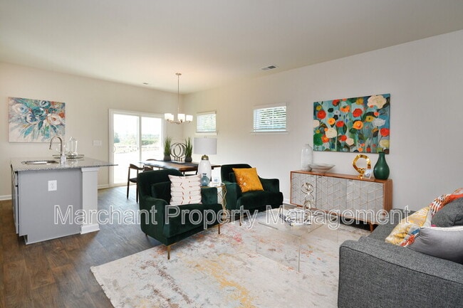 Building Photo - 27 English Ct