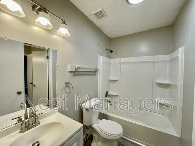 Building Photo - 6405 Lorell Ct