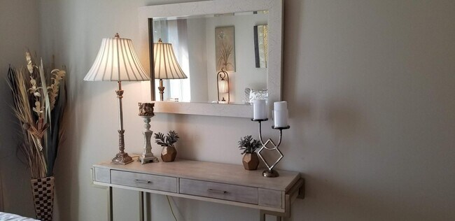 Building Photo - 1015 11th Ave S