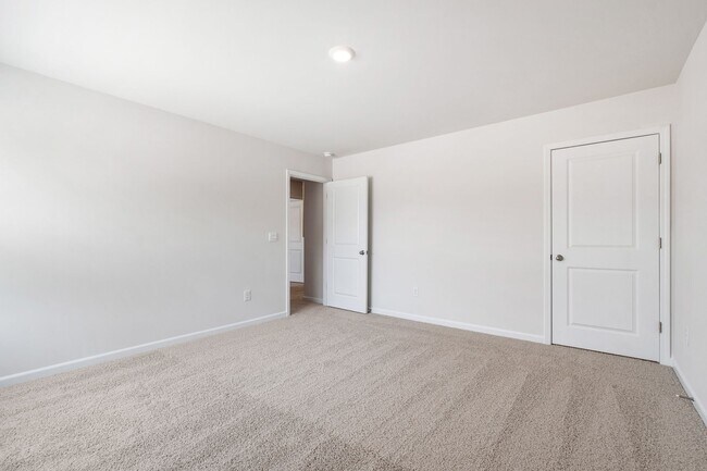 Building Photo - Spacious 4BR Home with Office, Loft & 2-Car Garage