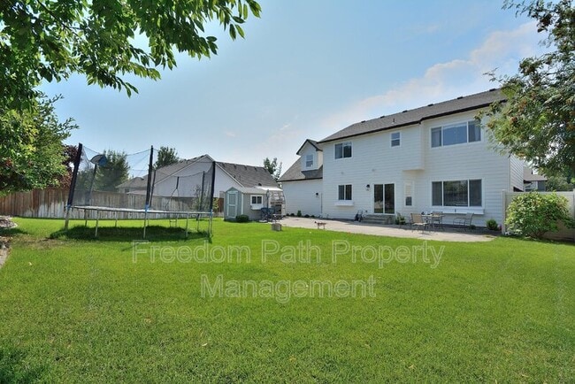 Building Photo - 2575 W Palais Dr