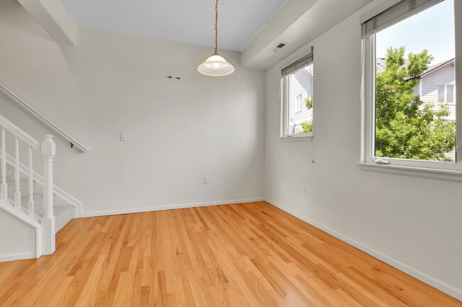 Building Photo - $2,345.95 - HALF OFF First Month's Rent - 2 Beds, 2 Baths, Condo in Littleton with Fireplace and ...