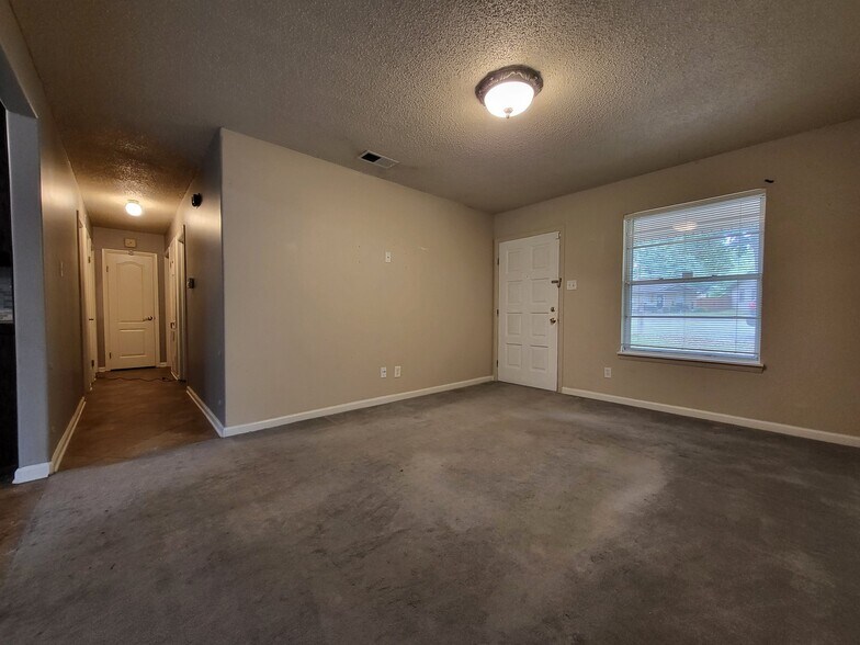 Building Photo - 10 Northhaven Pl