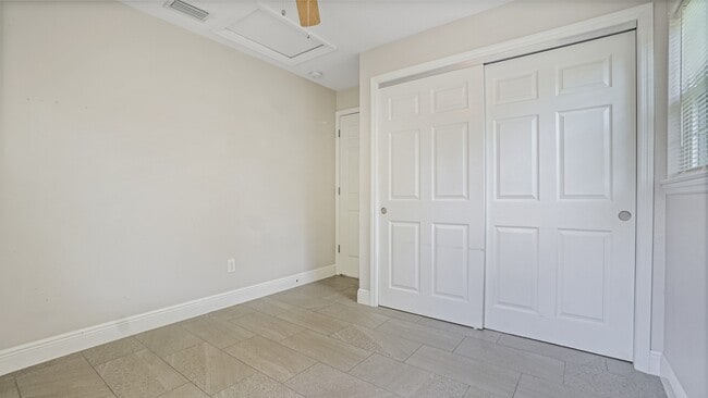 Building Photo - 1517 N Grandview St