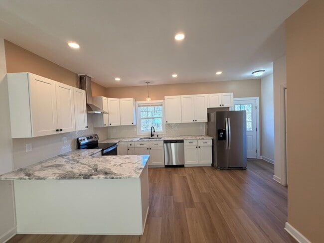 Building Photo - 126 East End Ave