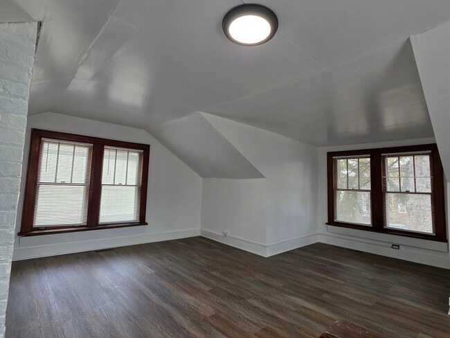 Building Photo - 117 Woodland Dr