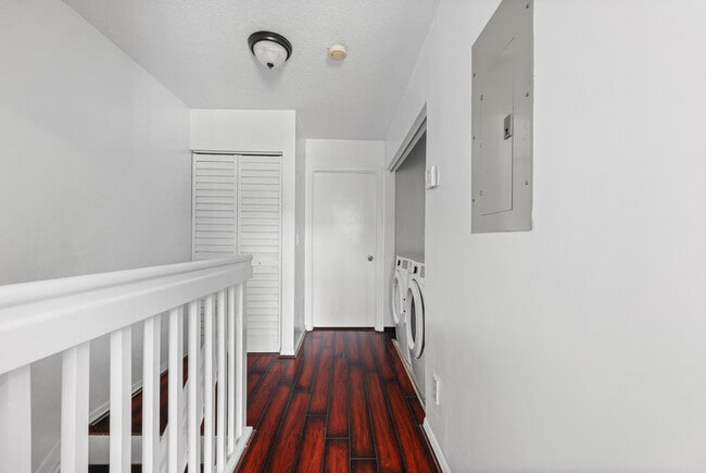 Building Photo - 380 SW 122nd Ave