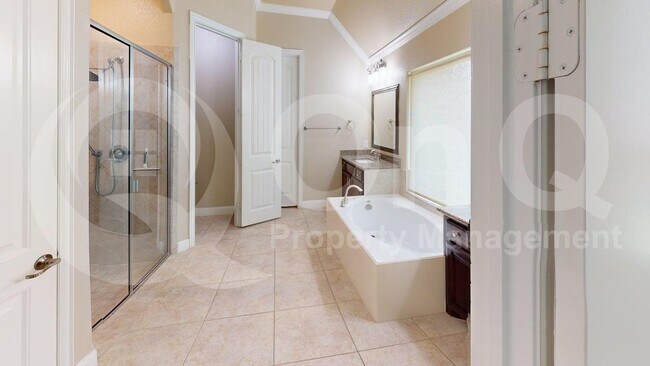 Building Photo - 4112 Overton Dr