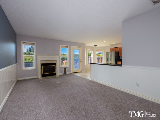 Building Photo - Charming Home Backing to Greenbelt, Near Lacamas Lake and Local Amenities