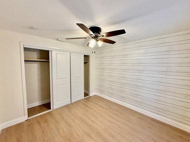 Building Photo - 8904 N Hamner Ave