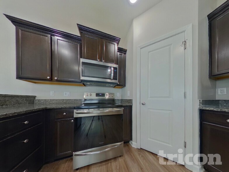 Building Photo - 409 Eastfair Dr