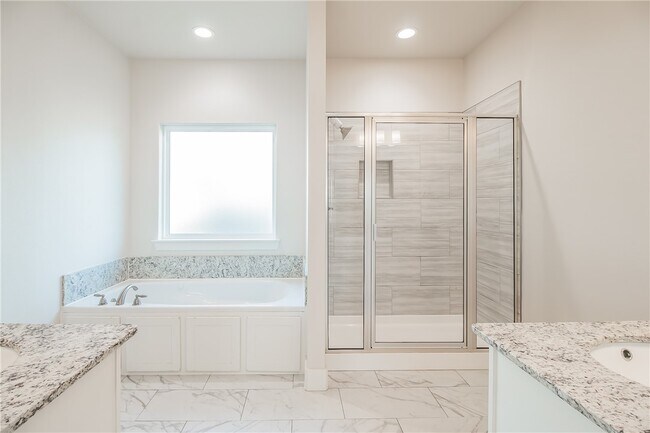 Building Photo - 350 W Kinniburgh Dr