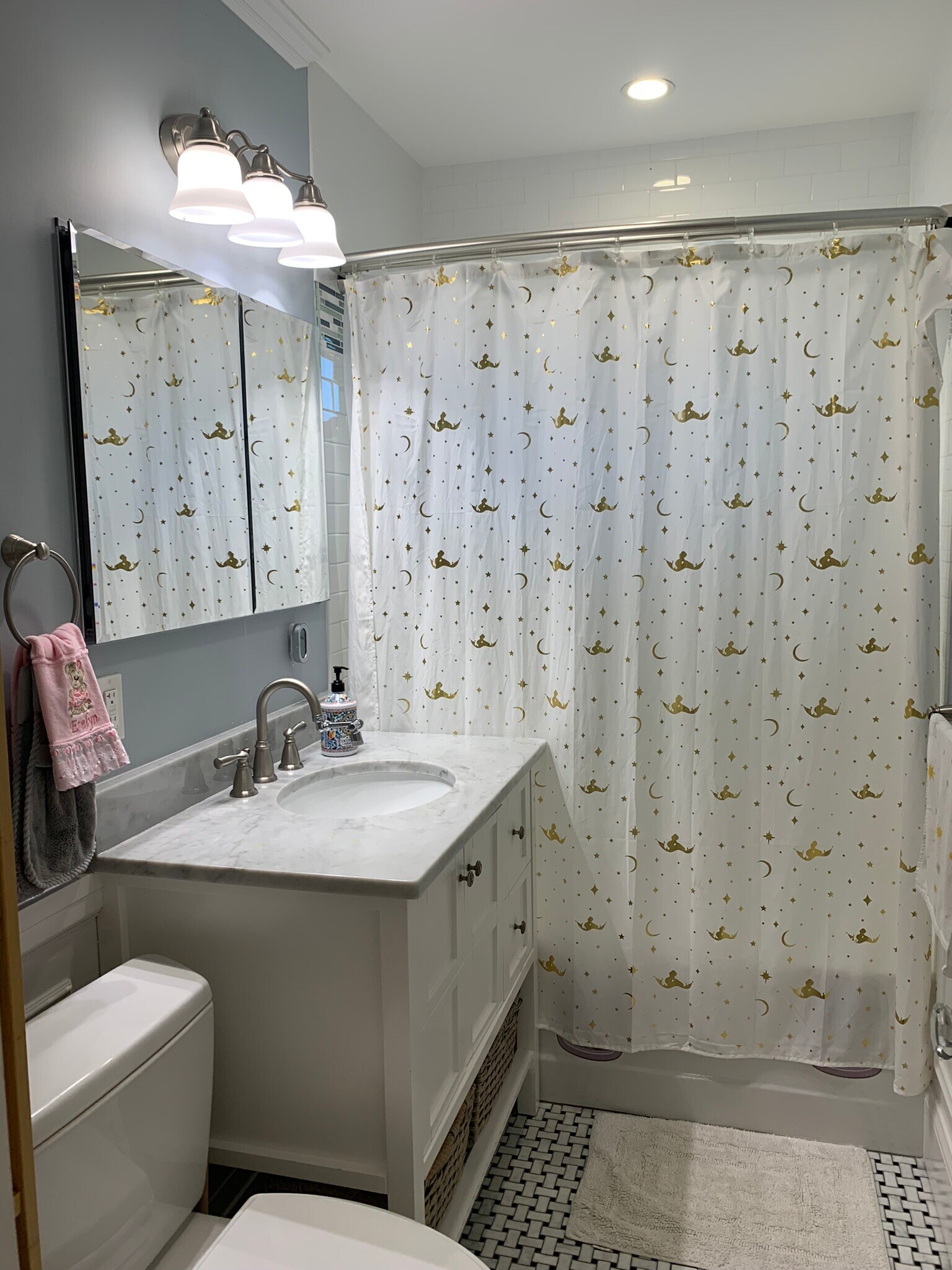 Building Photo - 1045 Adams St