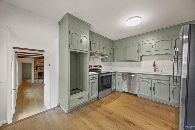 Building Photo - 8003 Brookfield Cir SE