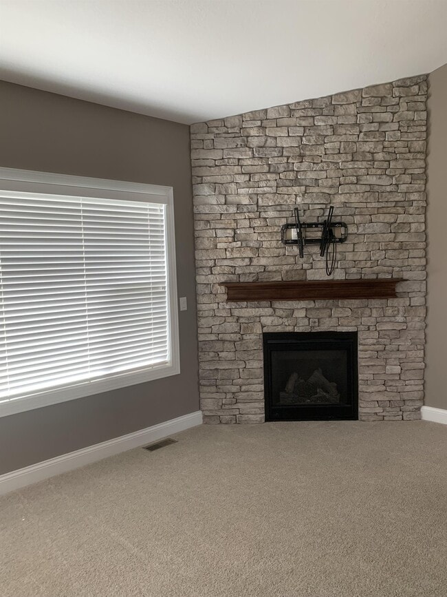 Building Photo - 16008 Springbrook Trl