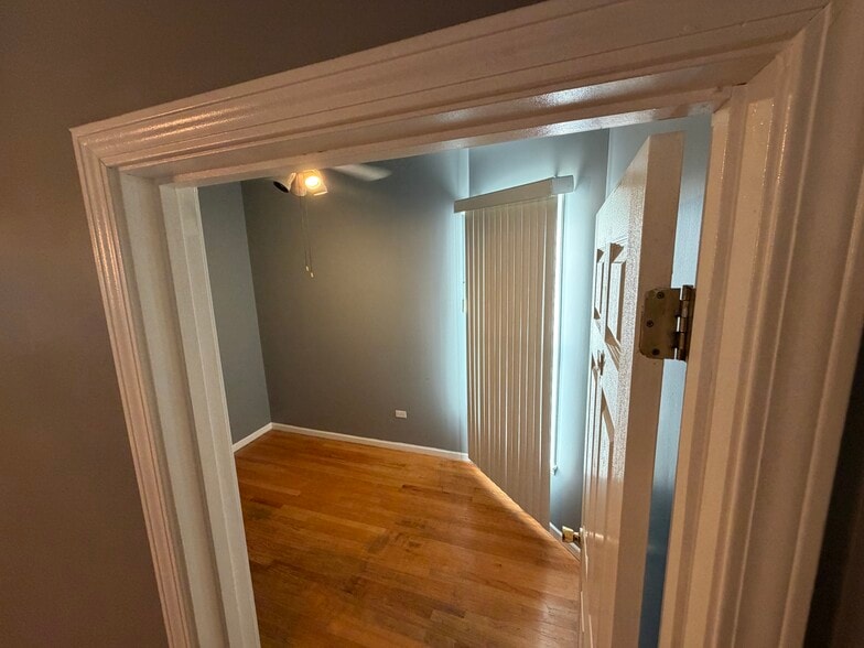 2nd bedroom - 4710 W Jackson Blvd