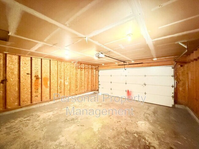 Building Photo - 16900 NE 22nd St