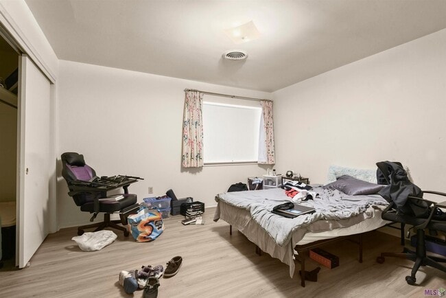 Building Photo - 5240 Heritage Dr